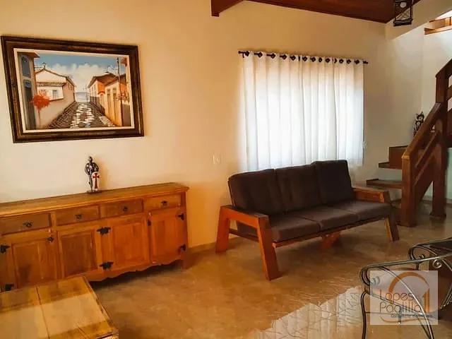 Chácara com 1077m² 3 quartos e 2 banheiros, à venda, no bairro Estância Santa Maria do Laranjal em Atibaia
