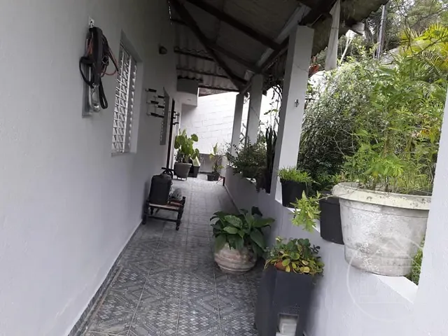 Chácara com 2250m² 5 quartos e 3 banheiros, à venda, no bairro Cipó em Embu-Guaçu