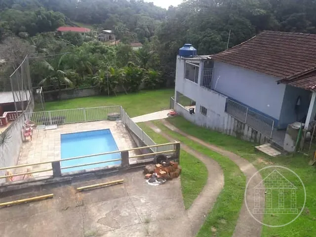 Chácara com 2250m² 5 quartos e 3 banheiros, à venda, no bairro Cipó em Embu-Guaçu