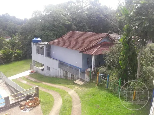 Chácara com 2250m² 5 quartos e 3 banheiros, à venda, no bairro Cipó em Embu-Guaçu
