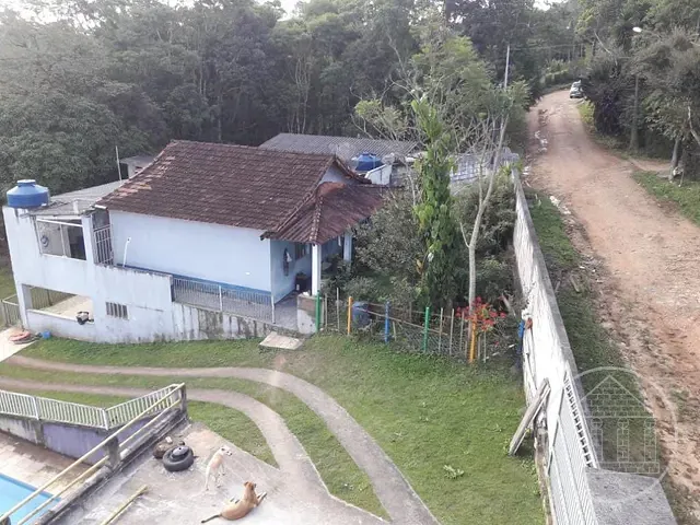 Chácara com 2250m² 5 quartos e 3 banheiros, à venda, no bairro Cipó em Embu-Guaçu