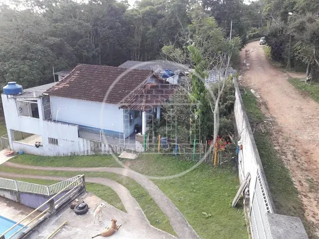 Chácara com 2250m² 5 quartos e 3 banheiros, à venda, no bairro Cipó em Embu-Guaçu