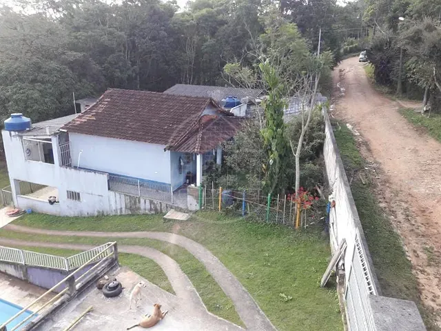 Chácara com 2250m² 5 quartos e 3 banheiros, à venda, no bairro Cipó em Embu-Guaçu