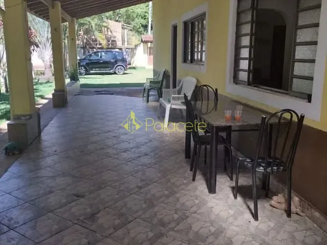 Chácara com 3000m² 3 quartos e 4 banheiros, à venda, no bairro Goiabal em Pindamonhangaba