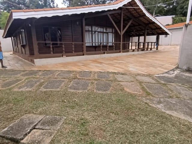 Chácara com 1046m² 4 quartos e 5 banheiros, à venda, no bairro Chácara Santa Lúcia em Carapicuíba
