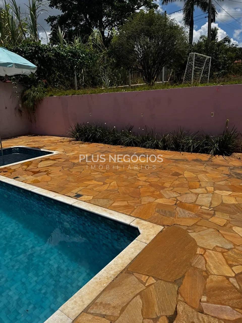 Chácara à venda com 2 quartos, 160m² - Foto 12