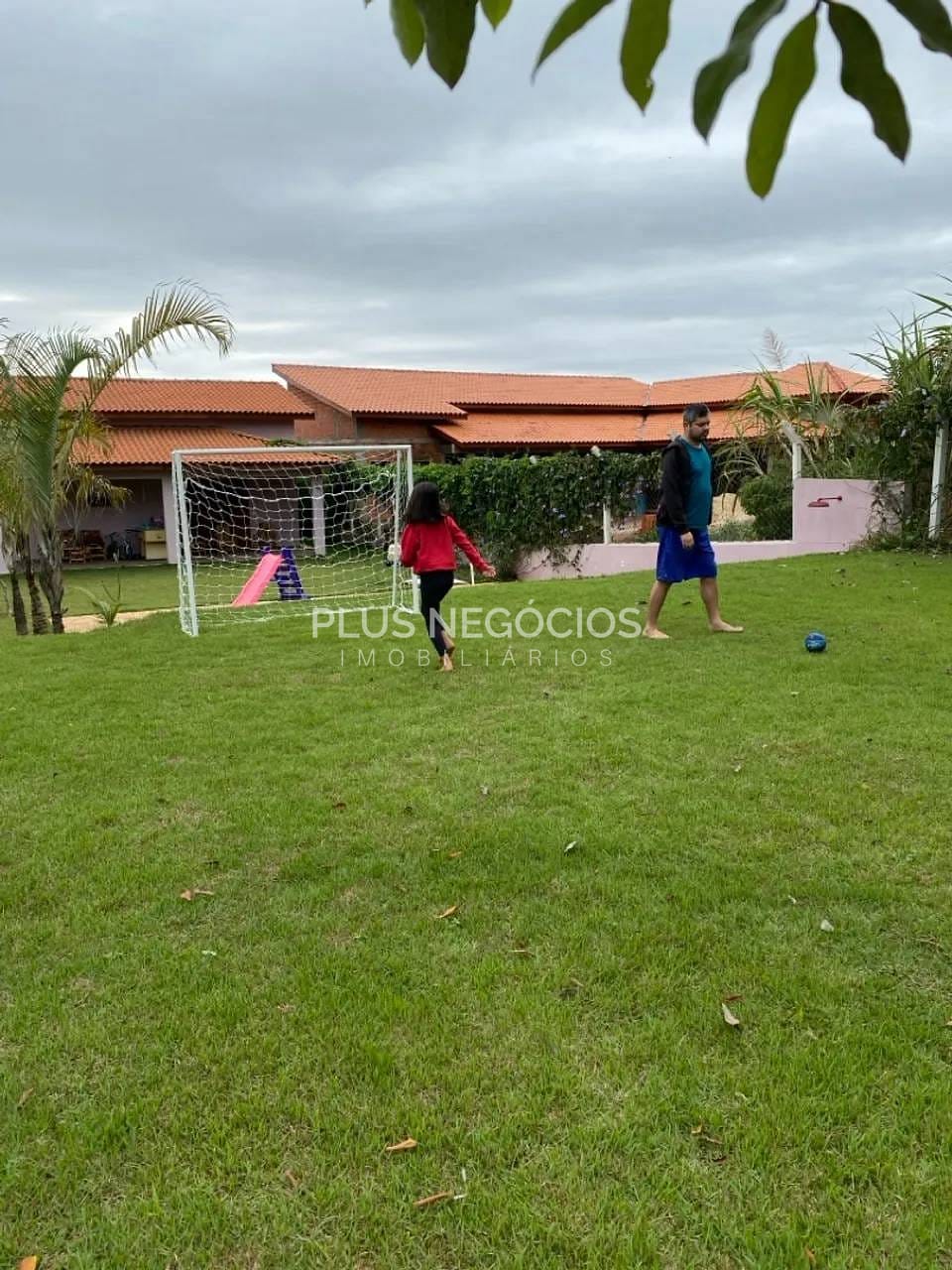 Chácara à venda com 2 quartos, 160m² - Foto 13
