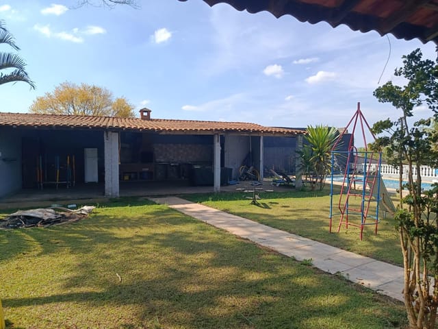 Chácara 3 quartos e 3 banheiros, à venda, no bairro Pomar Yuri em Ibiúna