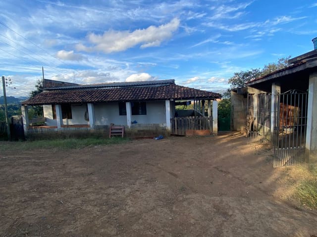 Chácara com 2000m² 2 quartos e 1 banheiro, à venda, no bairro Tenentes em Extrema