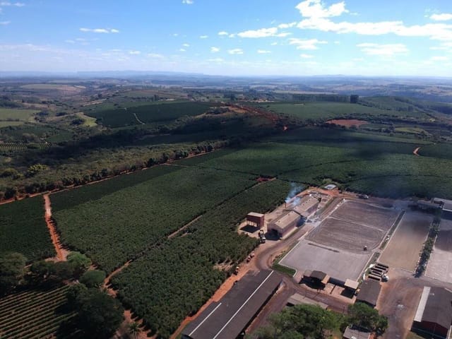 Fazenda com 1333000m², à venda, no bairro Centro em Piumhi