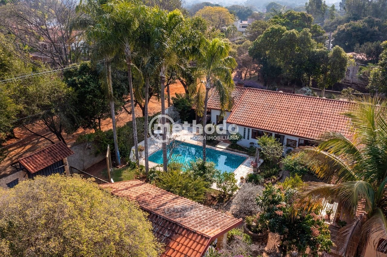 Chácara, 3 quartos, 1282 m² - Foto 1