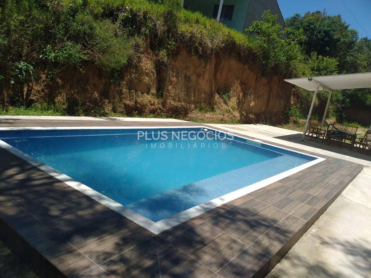 Chácara à venda com 3 quartos, 250m² - Foto 2