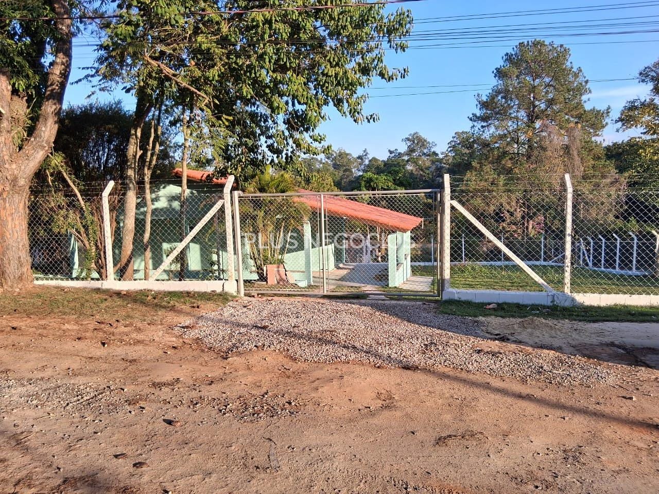 Chácara à venda com 2 quartos, 105m² - Foto 1