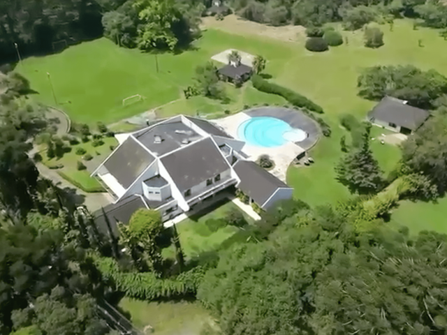 Foto do Chácara - Piraquara, Casa de Campo, Heliponto, 36.300m², Lago, 5 Suítes, Adega, Sauna, Mezanino, à venda, PR | Imobiliária GreenVille