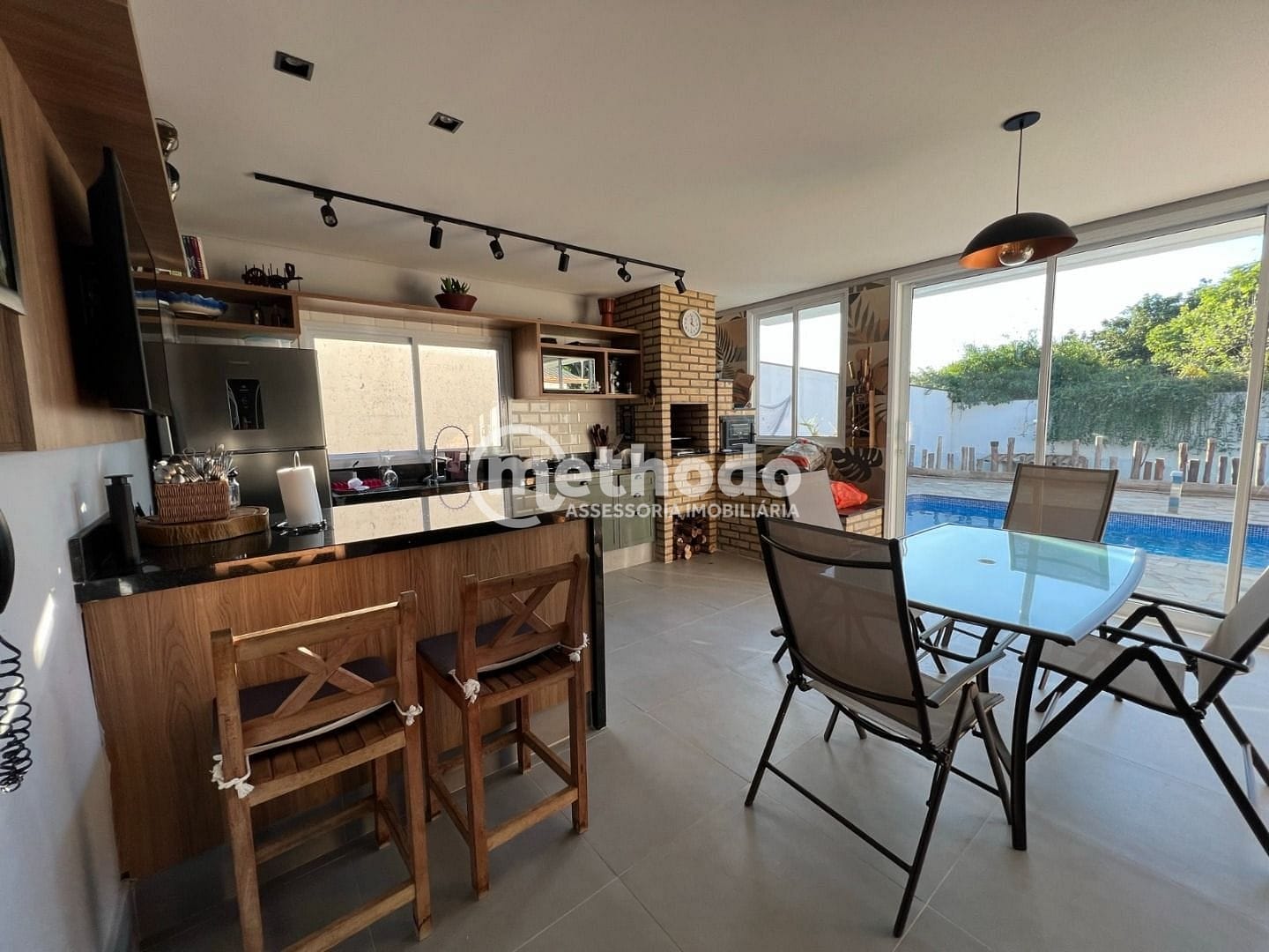 Chácara, 3 quartos, 1241 m² - Foto 1