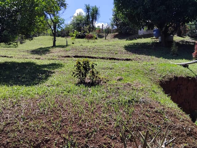 Chácara com 2760m² 2 quartos e 3 banheiros, à venda, no bairro Vau Novo em Cajamar