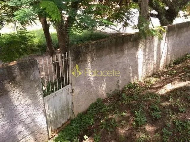 Chácara com 1065m² 3 quartos e 2 banheiros, à venda, no bairro Belvedere Club dos 500 em Guaratinguetá