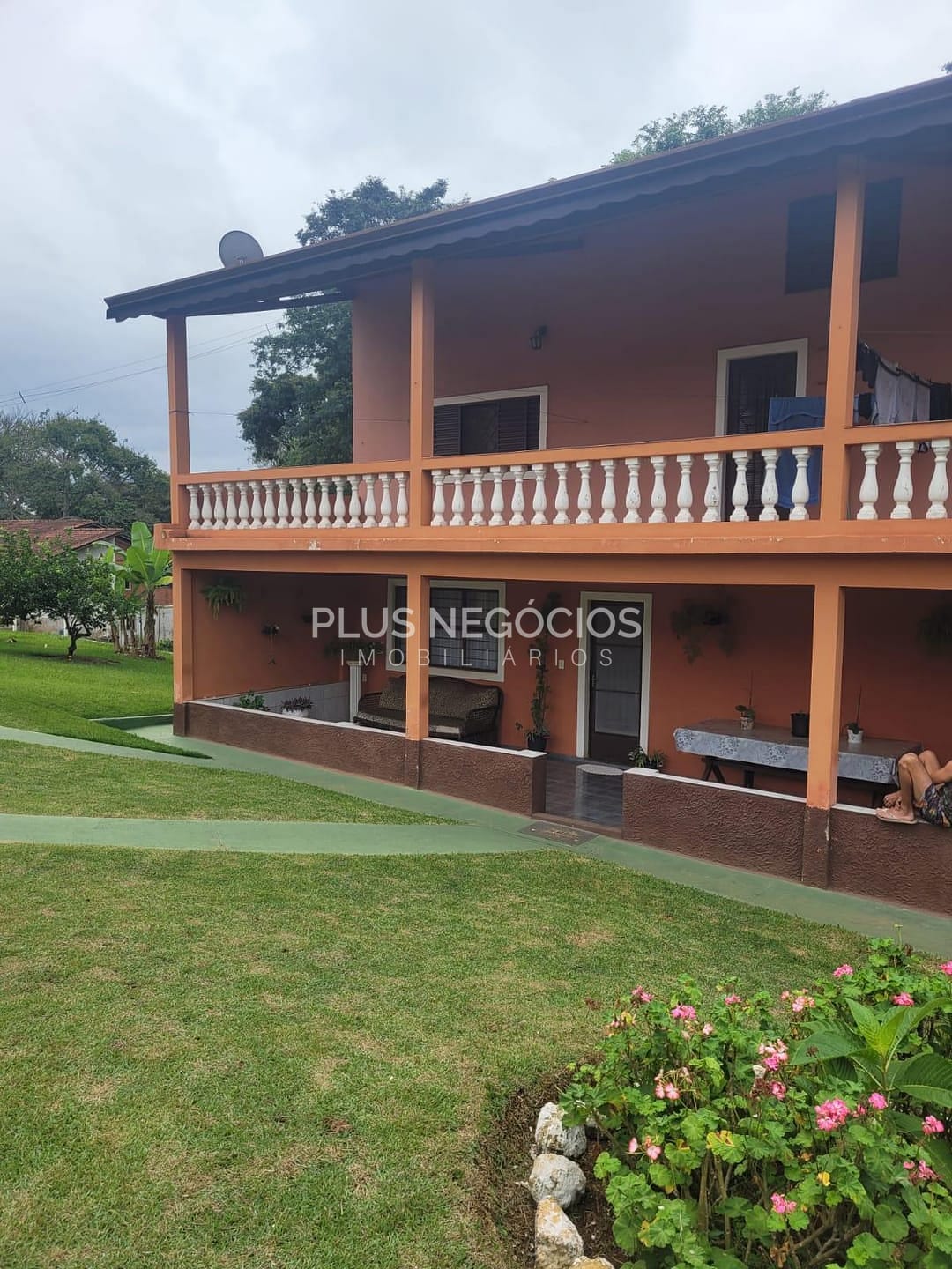 Chácara, 4 quartos, 2406 m² - Foto 1