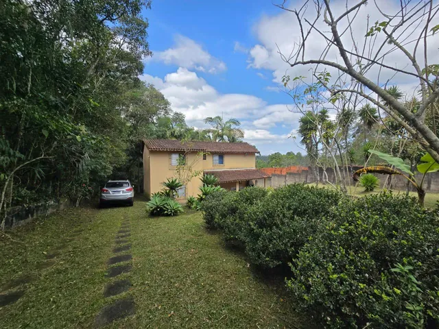Chácara 3 quartos e 2 banheiros, à venda, no bairro Cachoeira em Cotia