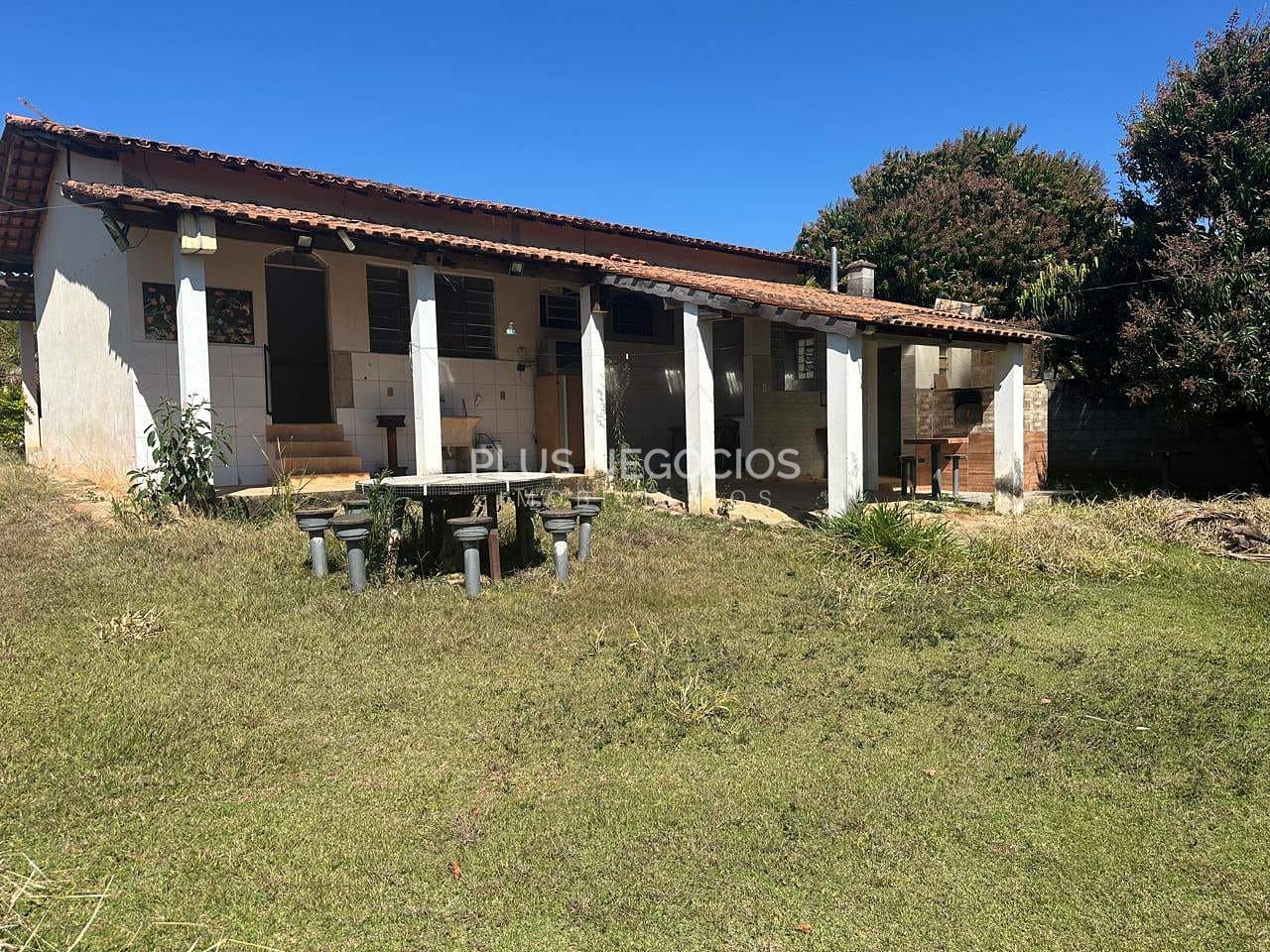 Chácara, 3 quartos, 814 m² - Foto 1