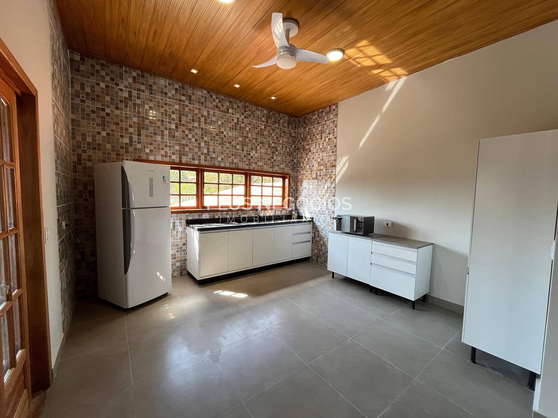 Chácara à venda com 3 quartos, 220m² - Foto 14