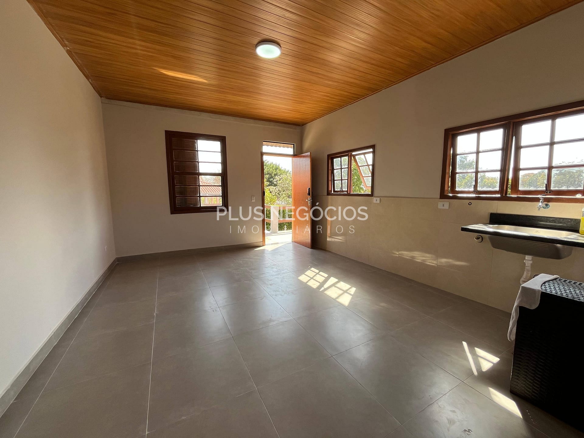Chácara à venda com 3 quartos, 220m² - Foto 9
