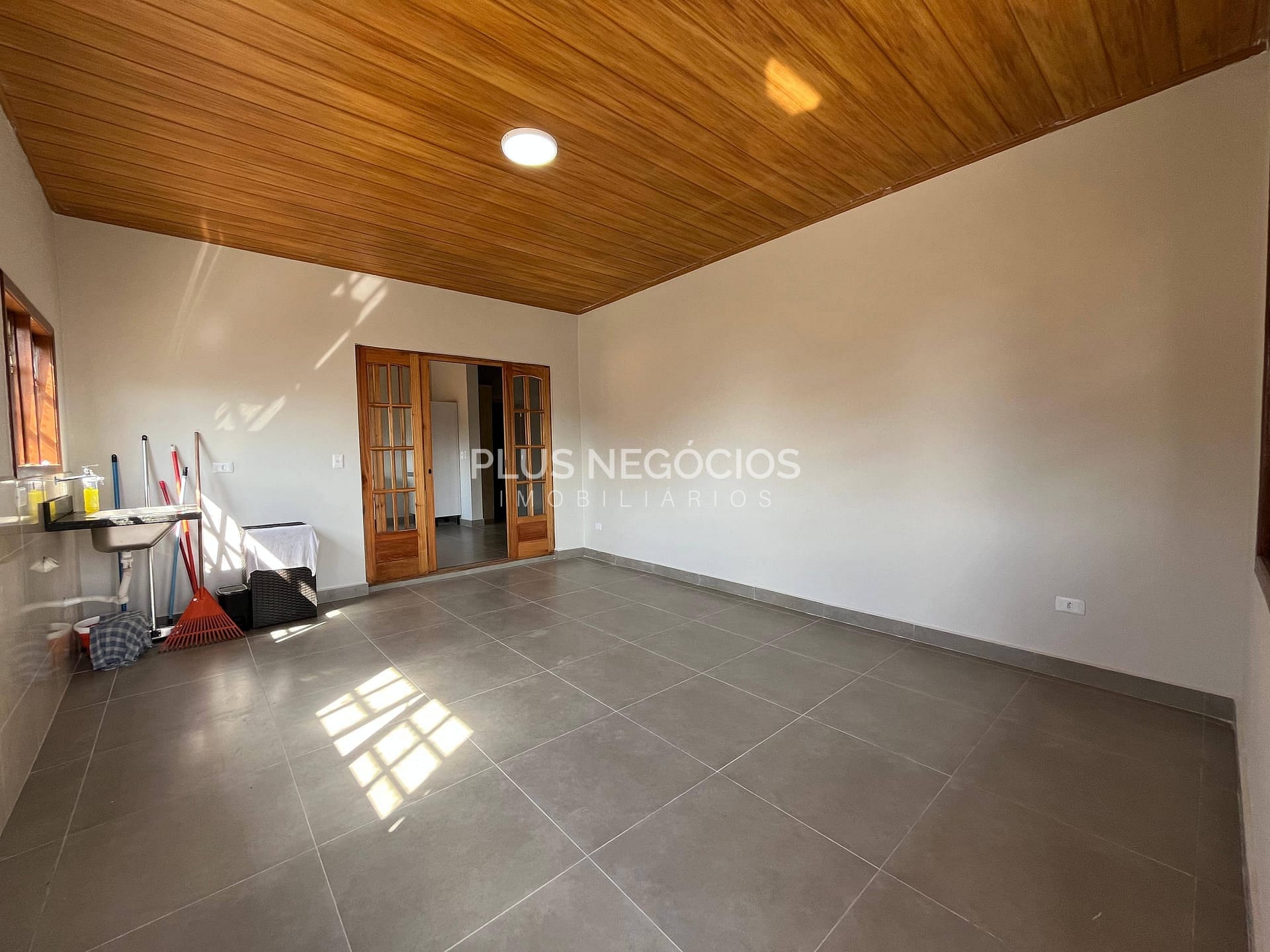 Chácara à venda com 3 quartos, 220m² - Foto 10