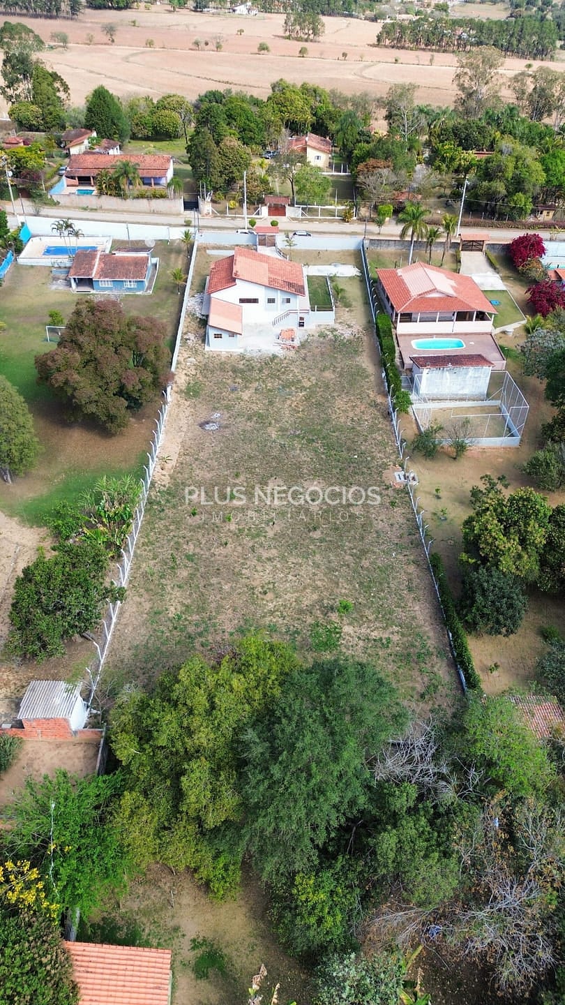 Chácara à venda com 3 quartos, 220m² - Foto 3