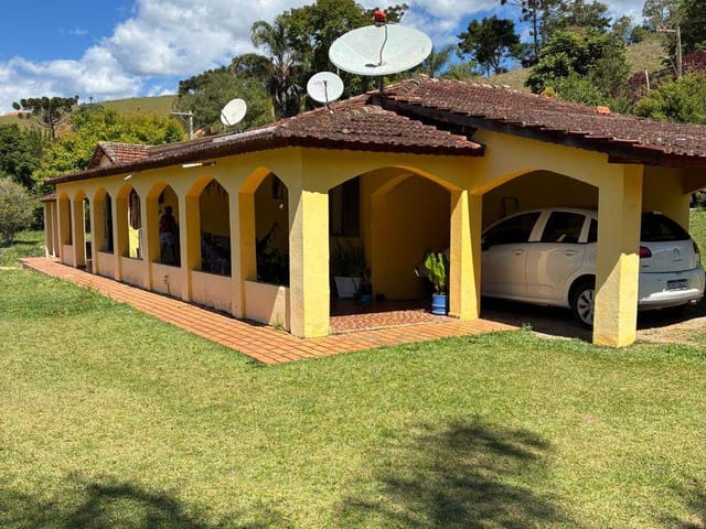 Chácara com 12000m² 5 quartos e 3 banheiros, à venda, no bairro Salto em Extrema