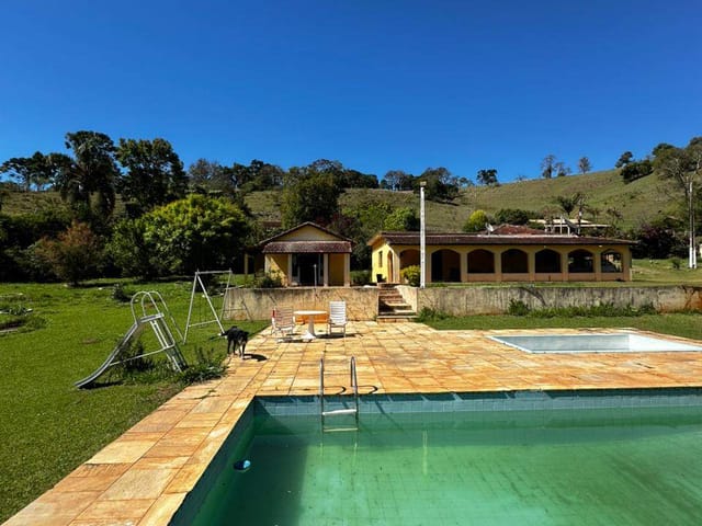 Chácara com 12000m² 5 quartos e 3 banheiros, à venda, no bairro Salto em Extrema