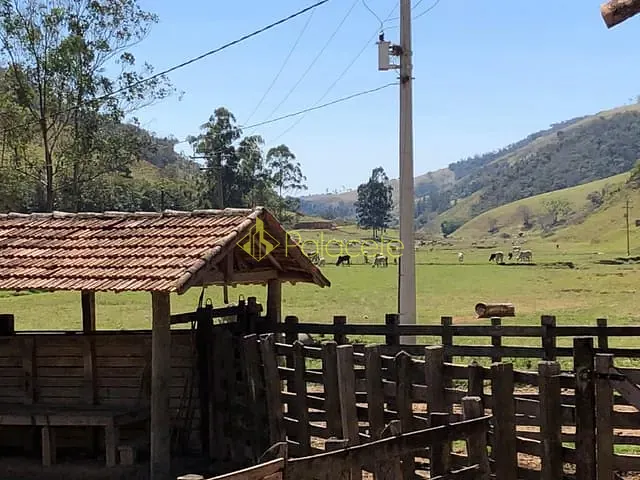 Chácara com 4840000m² 3 quartos e 1 banheiro, à venda, no bairro Zona Rural em Lagoinha