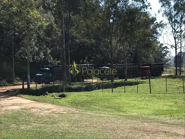 Chácara com 4840000m² 3 quartos e 1 banheiro, à venda, no bairro Zona Rural em Lagoinha