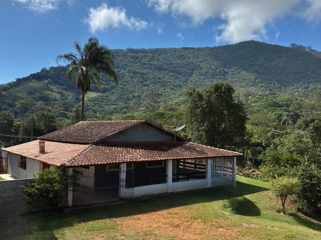 Chácara com 6000m² 2 quartos e 2 banheiros, à venda, no bairro Salto em Extrema