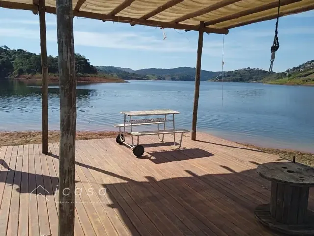 Chácara com 4000m² 3 quartos e 1 banheiro, à venda, no bairro Rosa Helena em Igaratá
