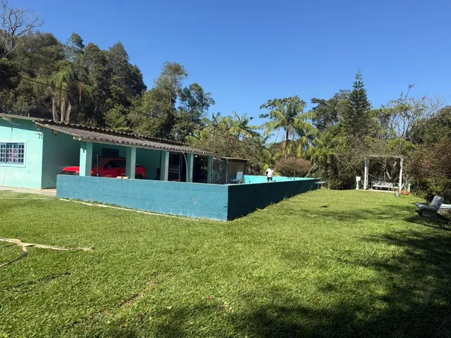 Chácara com 1400m² 5 quartos e 3 banheiros, à venda ou para alugar, no bairro Água Espraiada (Caucaia do Alto) em Cotia