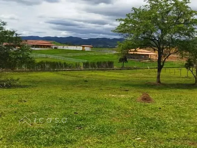 Chácara com 1000m², à venda, no bairro Borda da Mata em Caçapava