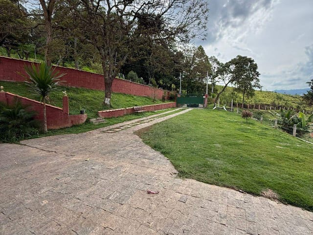 Chácara com 15000m² 4 quartos e 3 banheiros, à venda, no bairro Morro Grande em Extrema