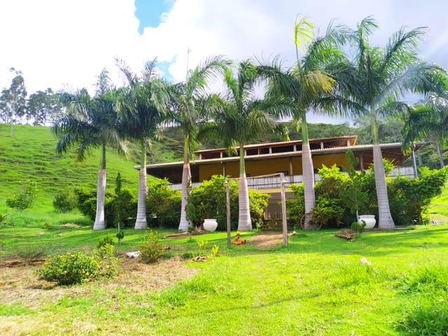 Chácara com 90000m² 4 quartos e 3 banheiros, à venda, no bairro Zona Rural em Silveiras