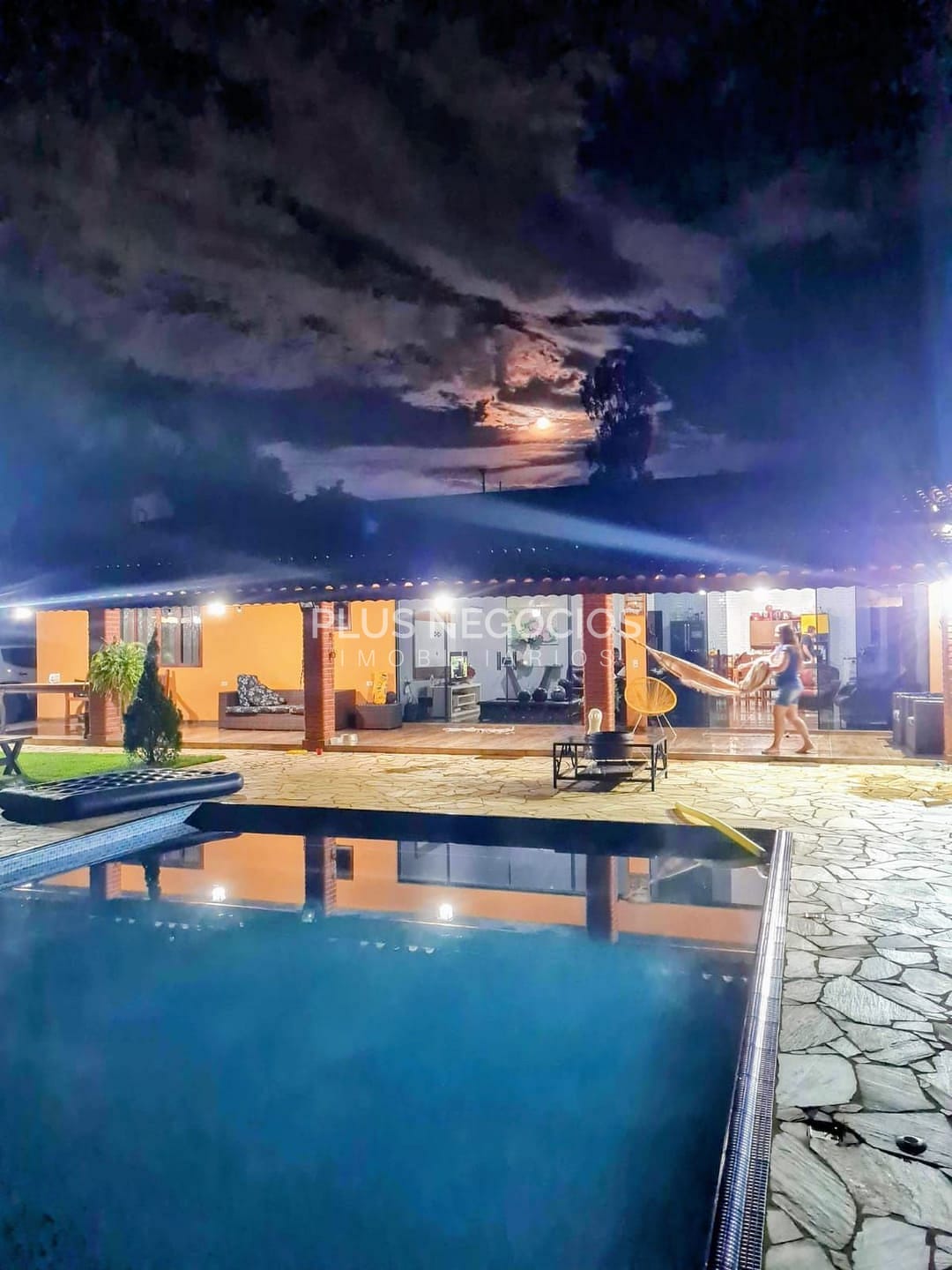 Chácara à venda com 3 quartos, 200m² - Foto 10