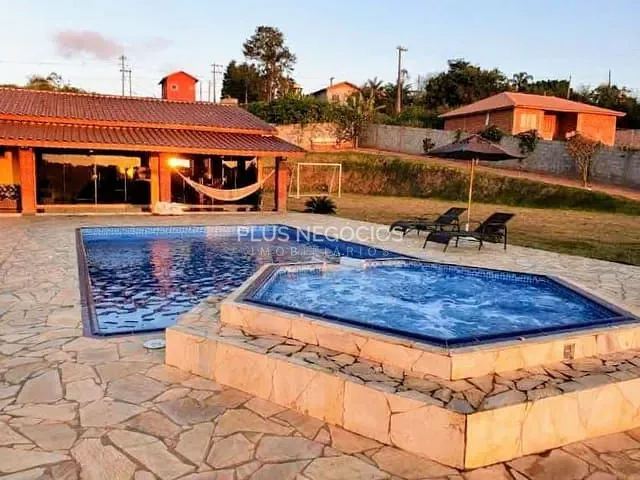 Chácara com 2000m² 3 quartos e 3 banheiros, à venda, no bairro votorantim em Ibiúna