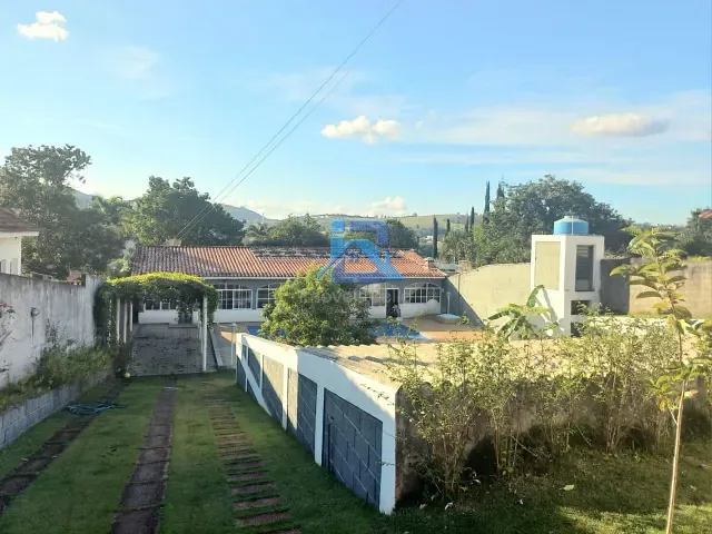 Chácara com 1000m² 4 quartos e 5 banheiros, à venda, no bairro Parque São Gabriel em Itatiba