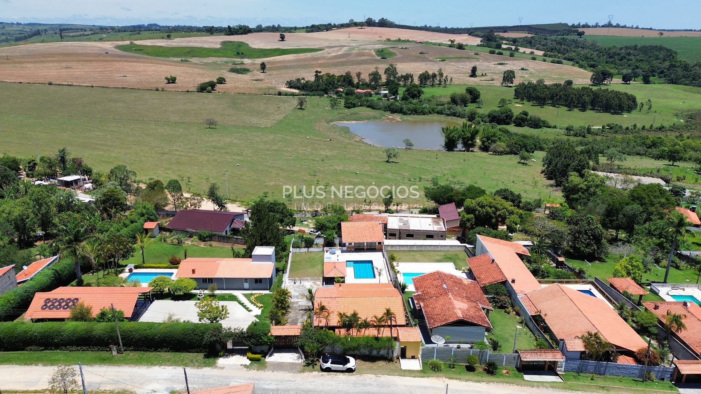 Chácara, 3 quartos, 1000 m² - Foto 1