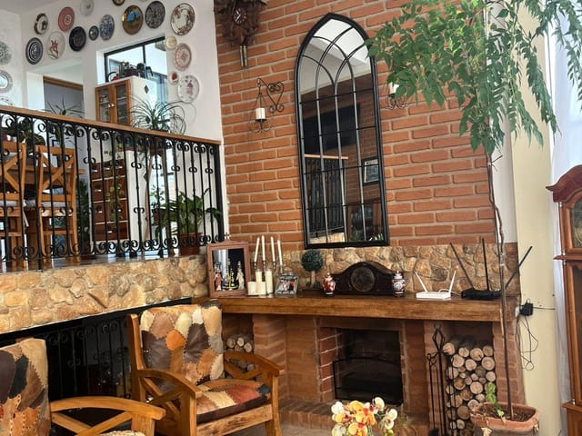 Sobrado com 330m² 3 quartos e 2 banheiros, à venda, no bairro Jardim Nova Extrema em Extrema