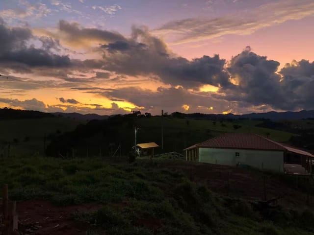 Chácara com 1000m² 3 quartos e 2 banheiros, à venda, no bairro Anhumas em Córrego do Bom Jesus