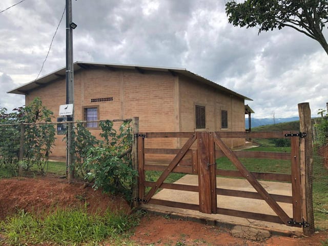 Chácara com 1000m² 3 quartos e 2 banheiros, à venda, no bairro Anhumas em Córrego do Bom Jesus