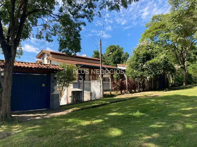 Chácara com 3000m² 4 quartos e 4 banheiros, à venda, no bairro colonial em Araçoiaba da Serra