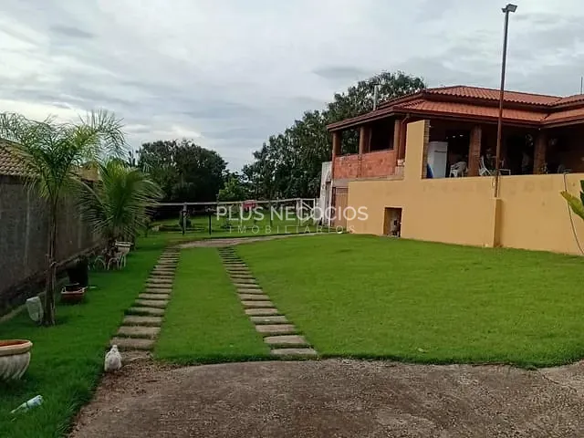 Chácara com 2000m² 2 quartos e 5 banheiros, à venda, no bairro Caguassu em Sorocaba