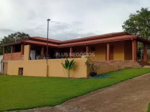 Chácara com 2000m² 2 quartos e 5 banheiros, à venda, no bairro Caguassu em Sorocaba