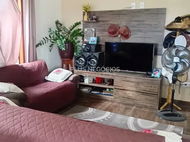 Chácara com 2000m² 2 quartos e 5 banheiros, à venda, no bairro Caguassu em Sorocaba