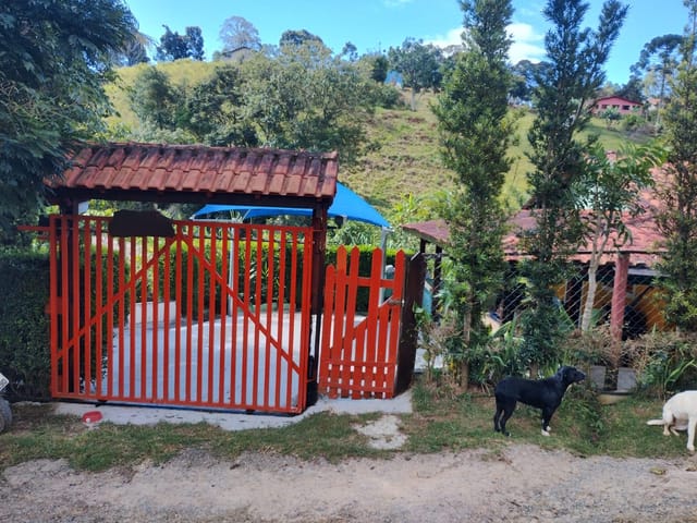 Chácara com 1100m² 2 quartos e 1 banheiro, à venda, no bairro SÃO JOSÉ em Camanducaia